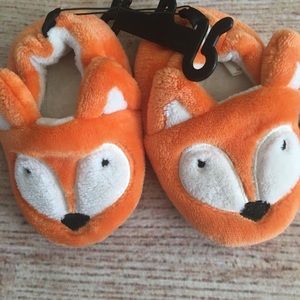 Shoes - Fuzzy Fox Slippers toddler size 6 Shoes - Fuzzy Fox Slippers toddler size 6